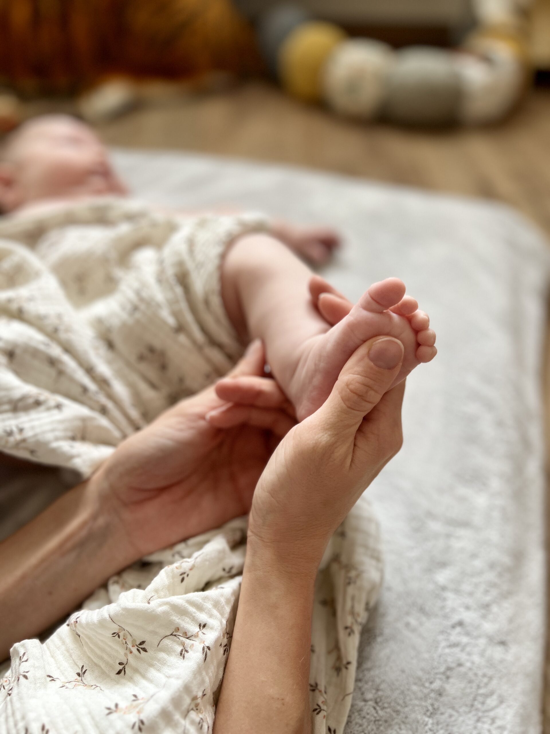 Massage du pied, zone reflexe, detente bébé, réflexologie