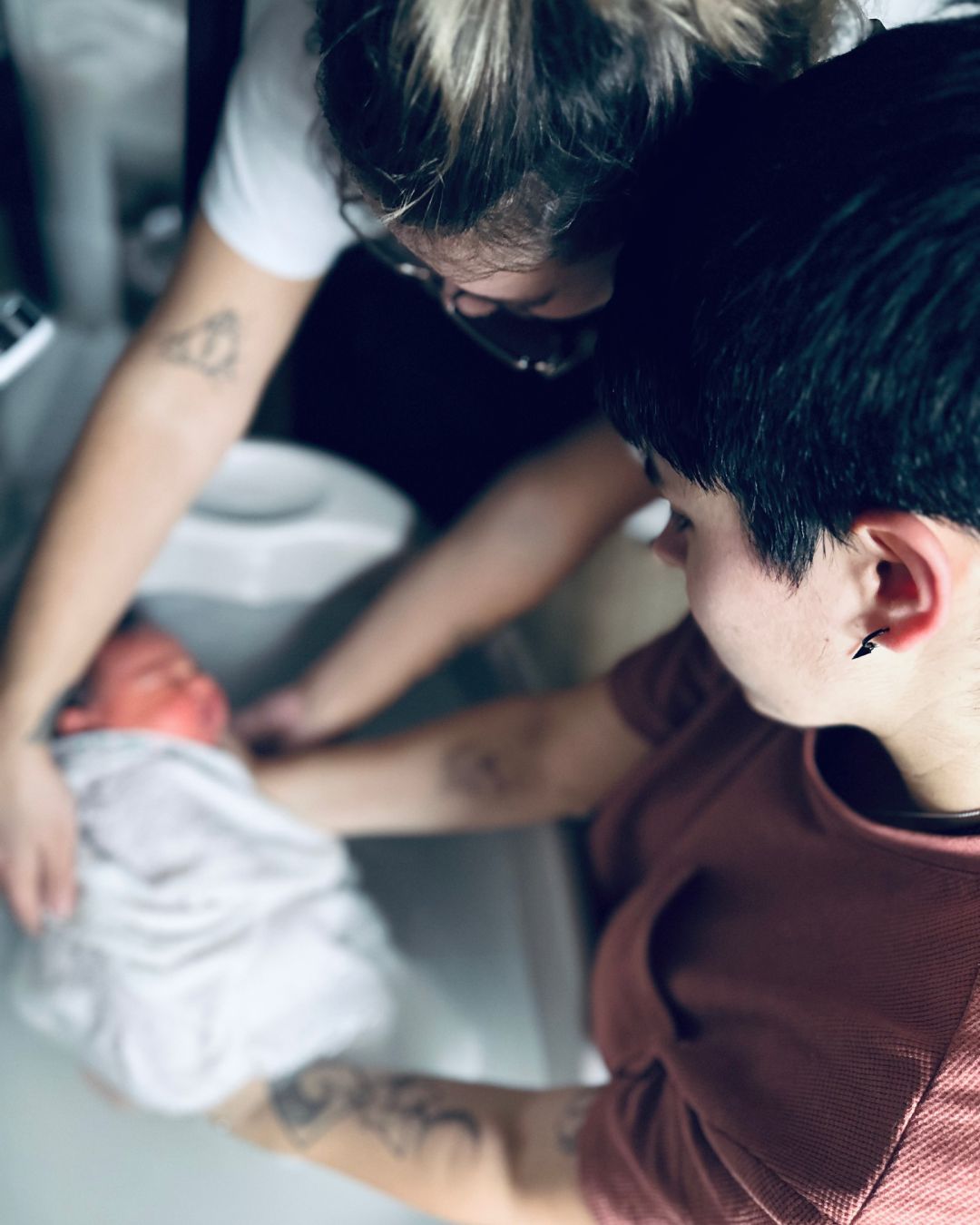 Couple homoparental PMA FIV Thérapeutique bain bébé